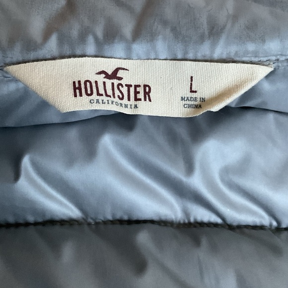 Hollister Silver Lightweights Puffer Vest - Picture 8 of 15
